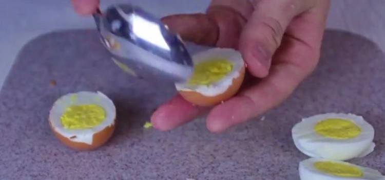 Spoon Egg Peel