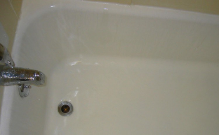 view of white bathtub